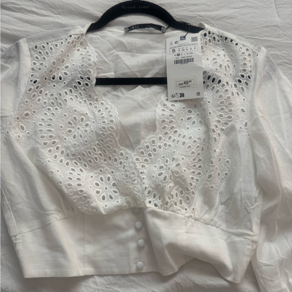 Zara Tops - Zara Eyelet Longsleeve Top